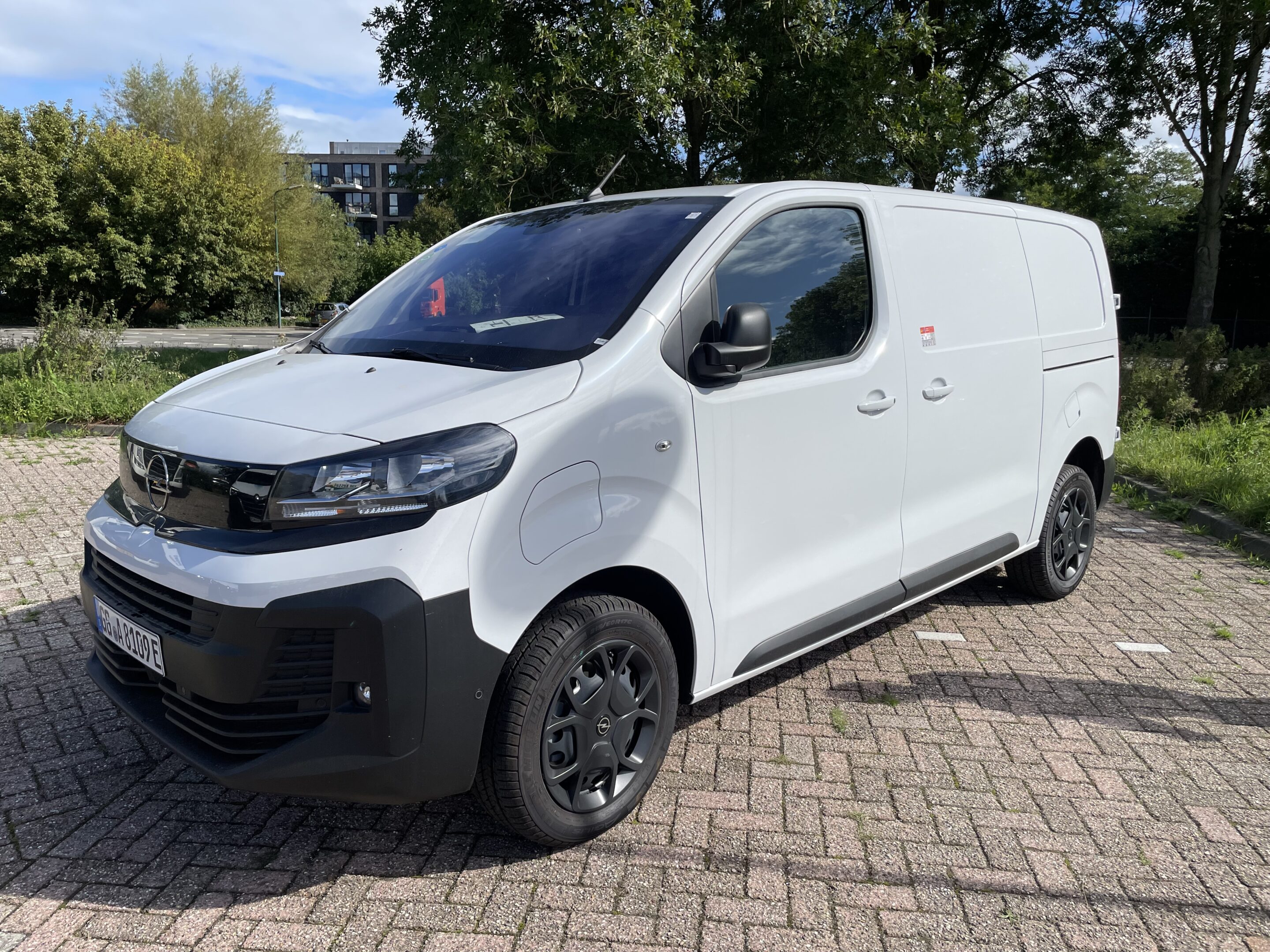 Opel vivaro bestelbus op waterstof