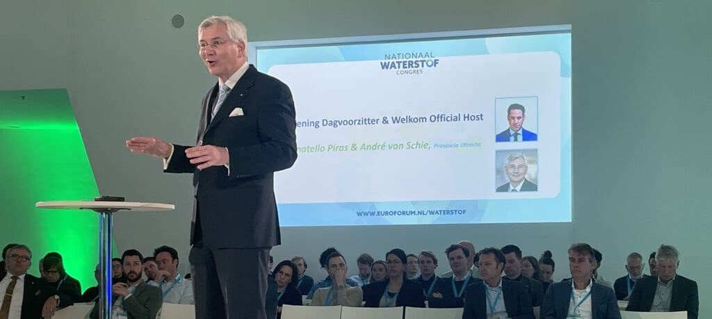 André van Schie opent het waterstofcongres 2024